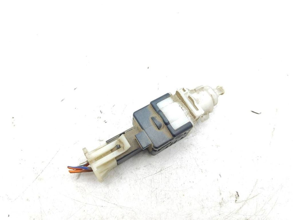 Alfa Romeo 147 2003 brake pedal sensor switch 46840510