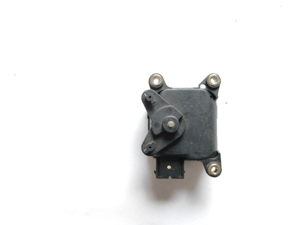 Audi A4 S4 B5 8D 1998 Air heater flap actuator motor 0132801116