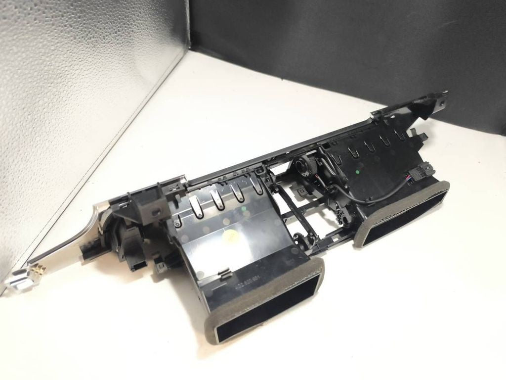 Audi A6 S6 C7 4G 2013 RHD dash center air vent grill 4G2820951