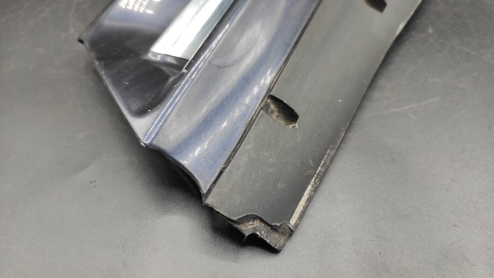 Alfa Romeo 166 2.4JTD 110kW 2003 Front Left Bumper Upper Grill 156016558 Blue