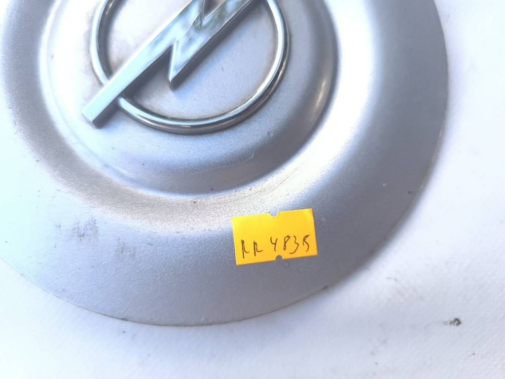 Opel Astra G 2000 Original wheel cap 90498215