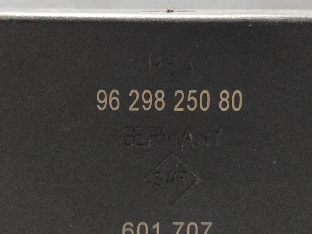 Peugeot 607 2.2i 116kW 2001 Parking PDC control unit module 9629825080