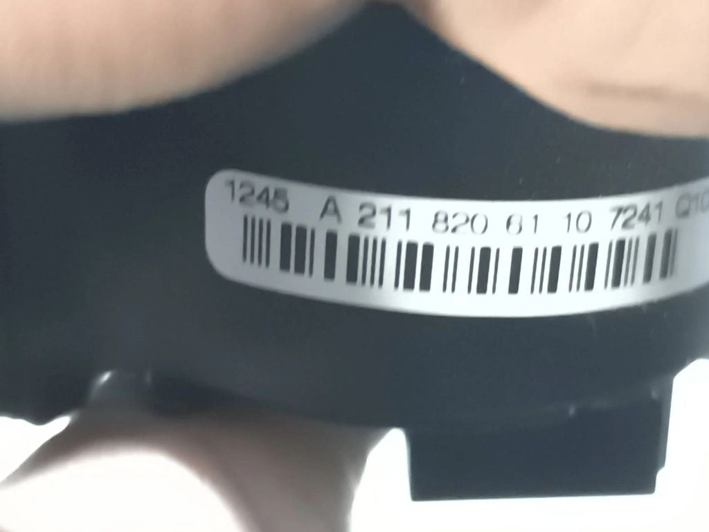 Mercedes-Benz E W211 2003 Steering wheel buttons A2118206110