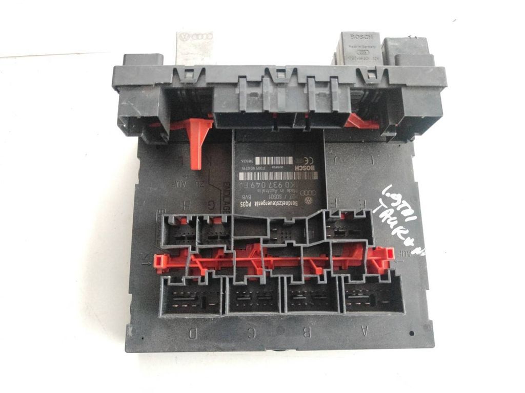 Volkswagen Golf V 2005 Comfort convenience body module 1K0937049F