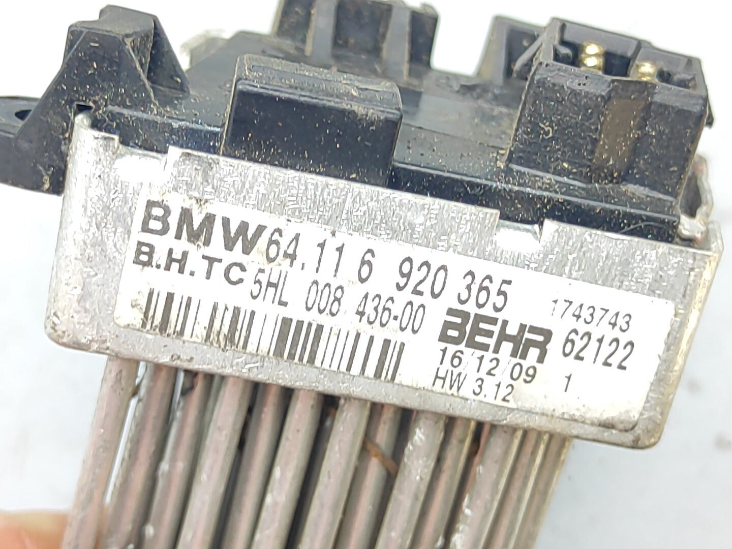 BMW 3 Series E46 320D 110kW  2000 Heater fan motor  resistor 6920365