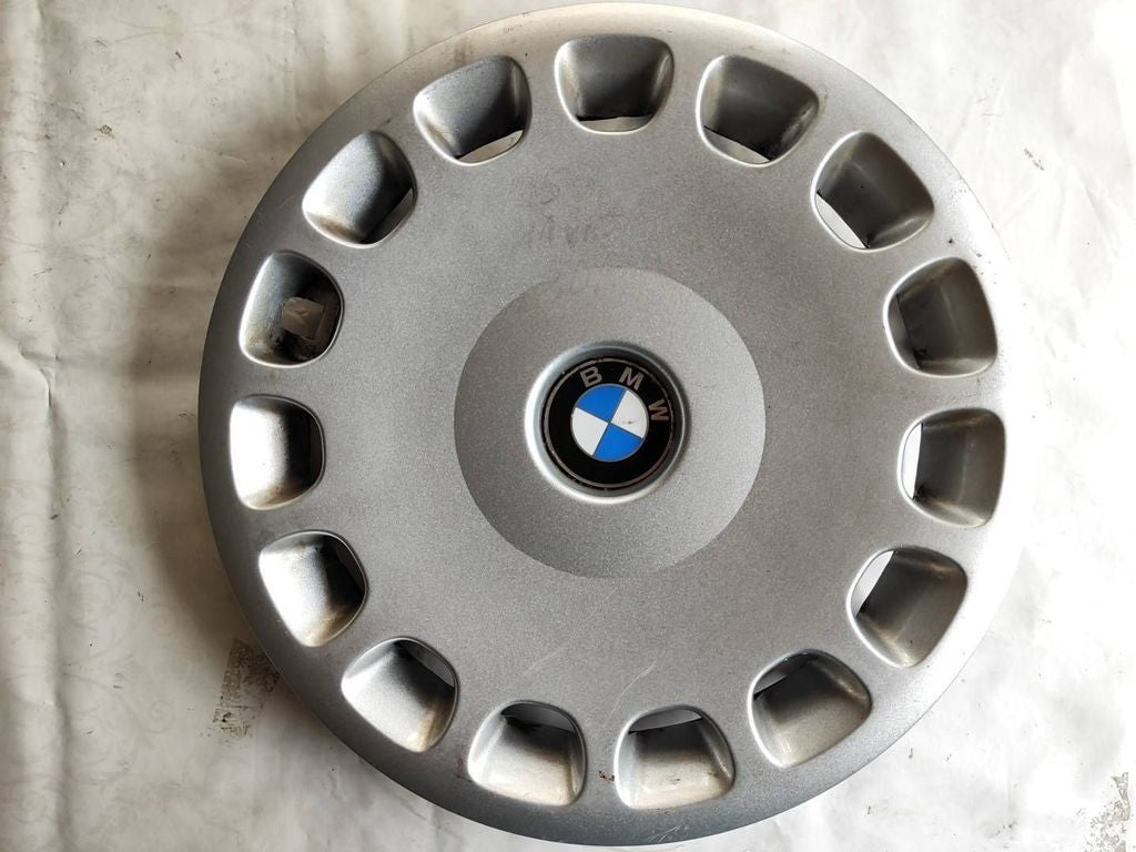 BMW 523 E39 1997 R15 wheel hub cap trim 36131093324