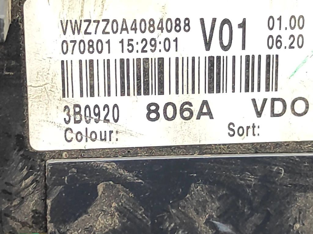 Volkswagen PASSAT B5.5 1.9TDI 2001 speedometer instrument cluster 3B0920806A