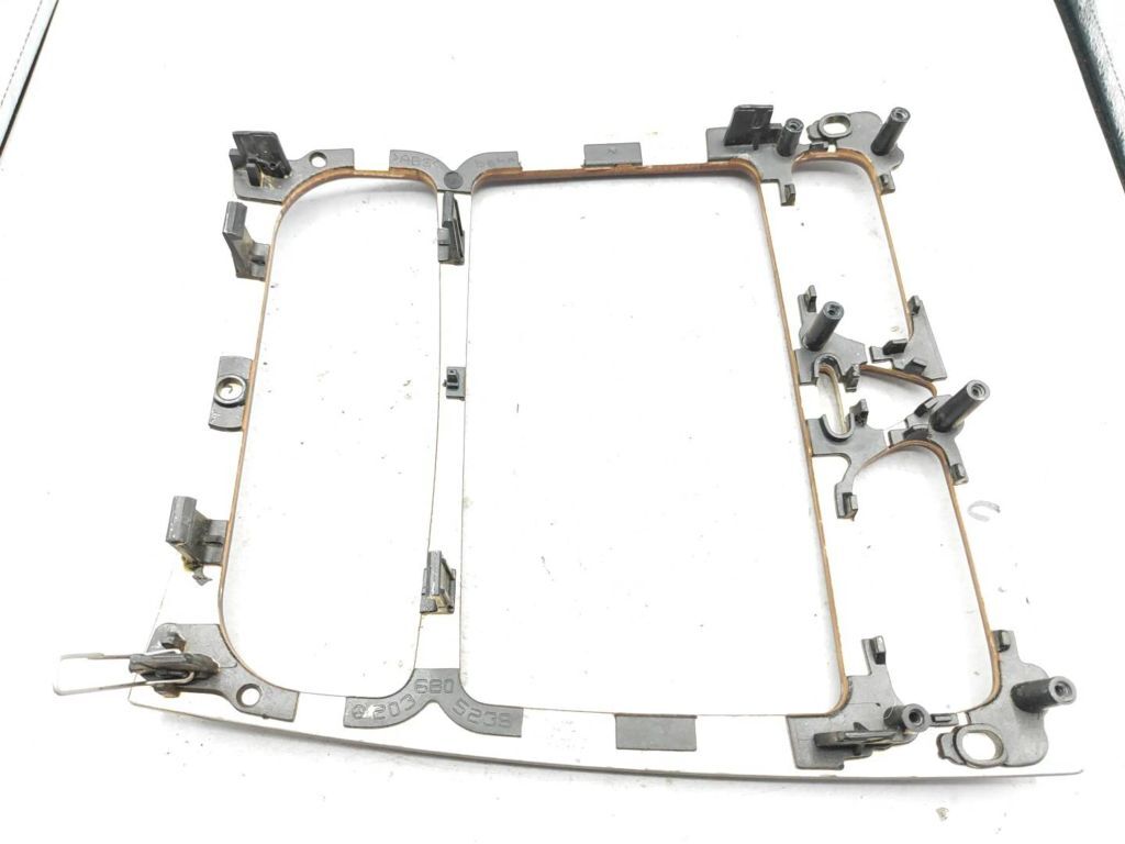 Mercedes-Benz C W203 2002 Dashboard center trim panel A2036802539