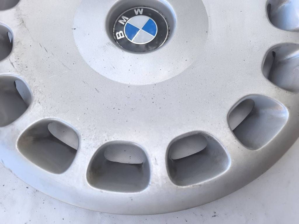 BMW 5 E39 1997 R15 wheel hub cap trim 36131093324