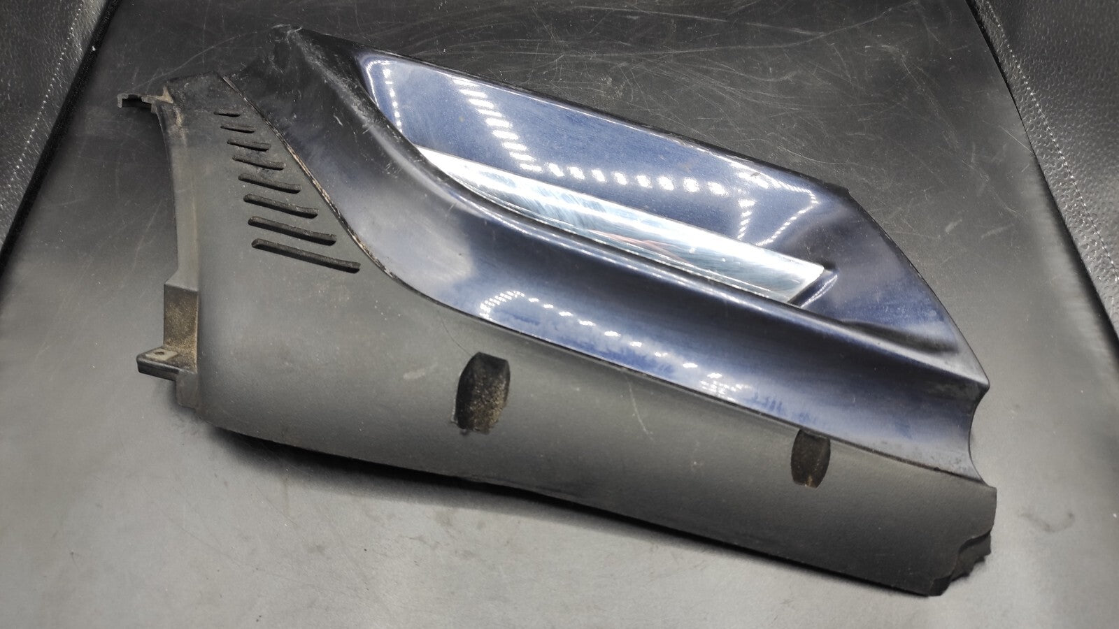 Alfa Romeo 166 2.4JTD 110kW 2002 Front Right Upper Grill 156016559 Blue