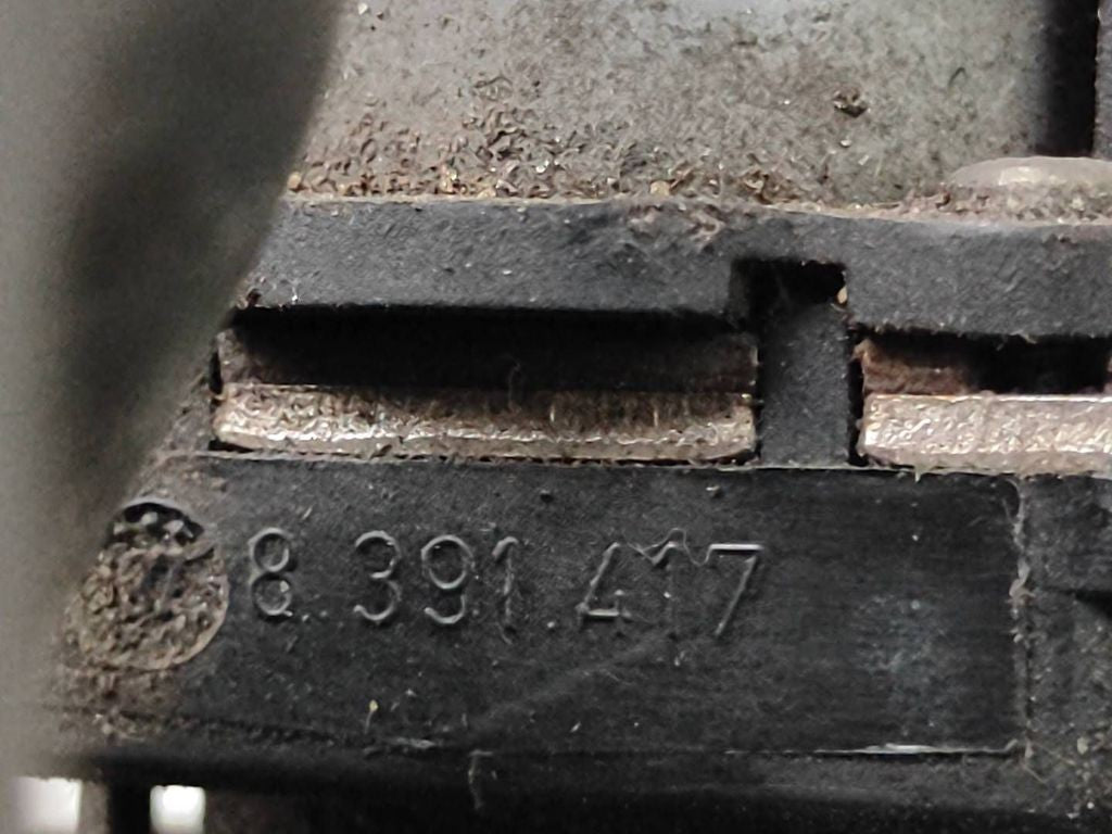 BMW 5 E34 1993 Water heater control valve 8391417