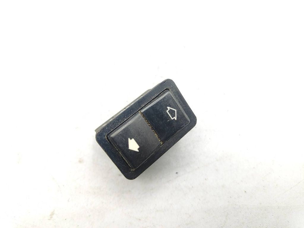 BMW 5 E39 1997 Electric window control switch 8368974