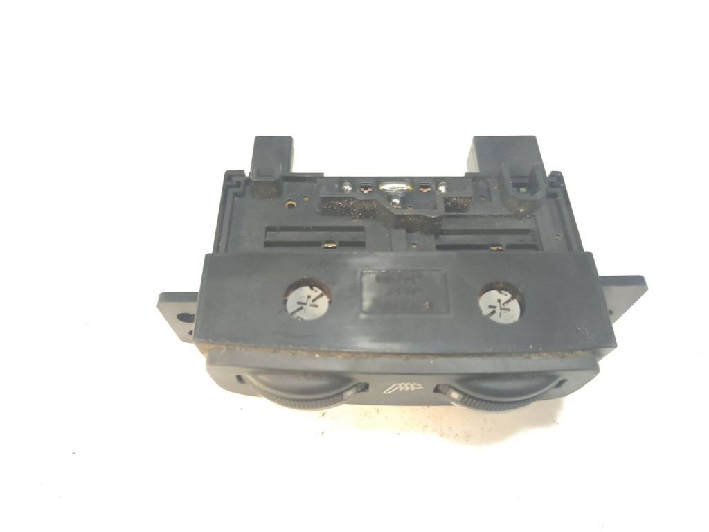 Toyota Avensis T250 2.2D-CAT 130kW 2006 Seat heating switch 453417