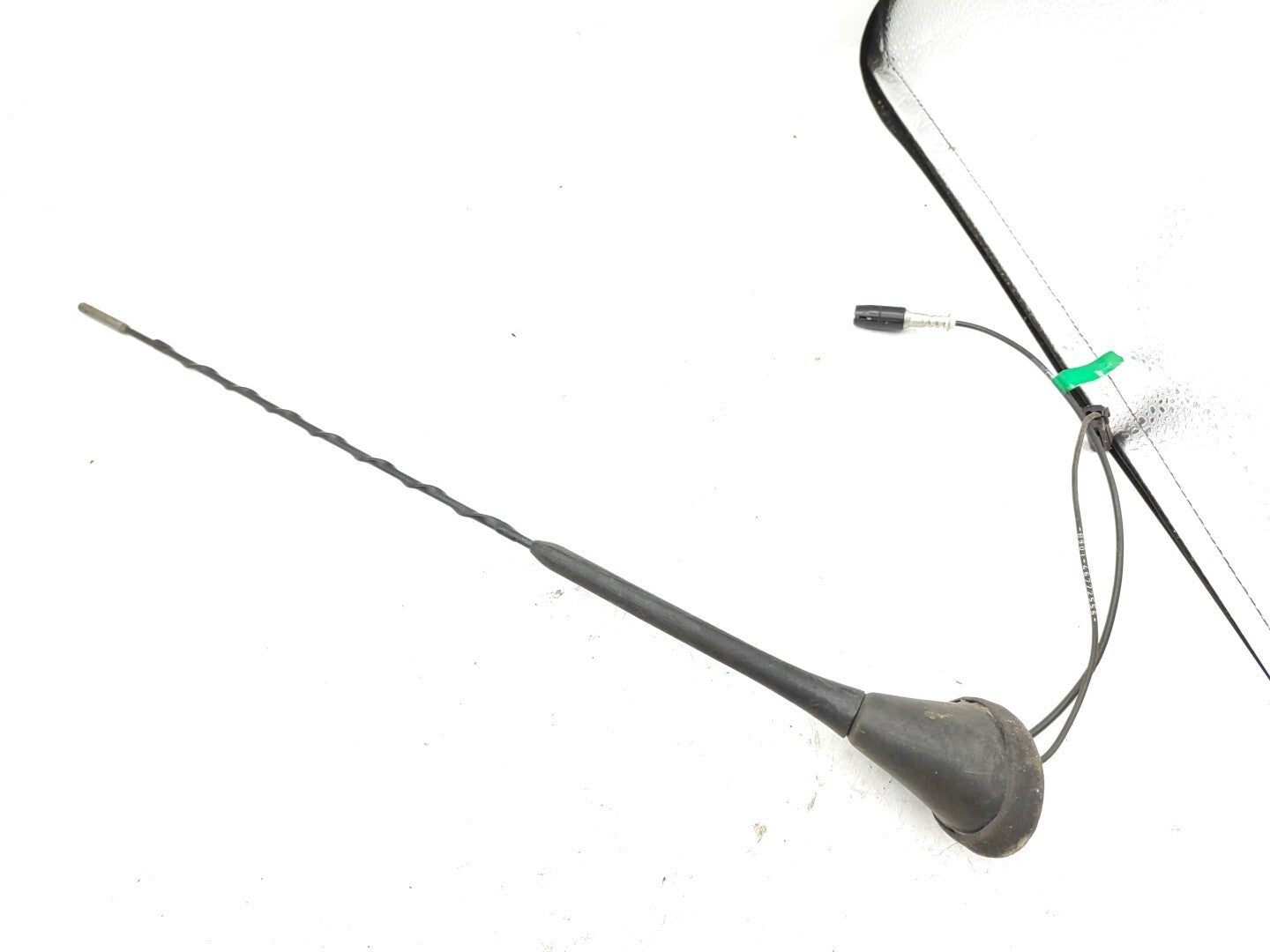 Alfa Romeo 147 1.6 77kW Twin Spark Petrol 2002 Roof Radio Antenna