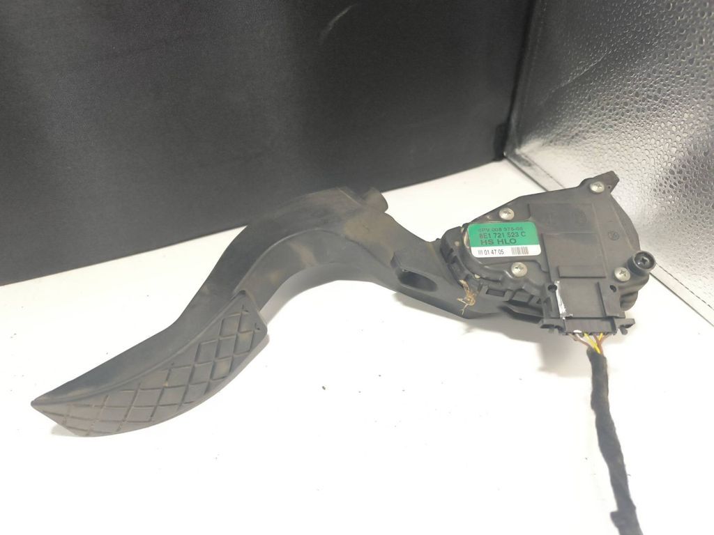 Audi A4 S4 B6 8E 8H 2002 Diesel accelerator throttle pedal 8E1721523C