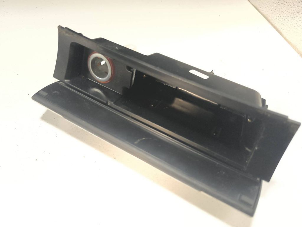 Volkswagen PASSAT B6 2008 Front Panel Storage insert 3C0863284