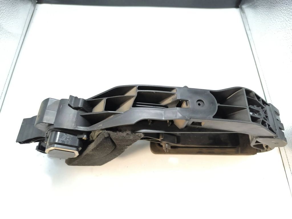 Mercedes-Benz E320 W211 2004 Diesel accelerator throttle pedal A2113000604