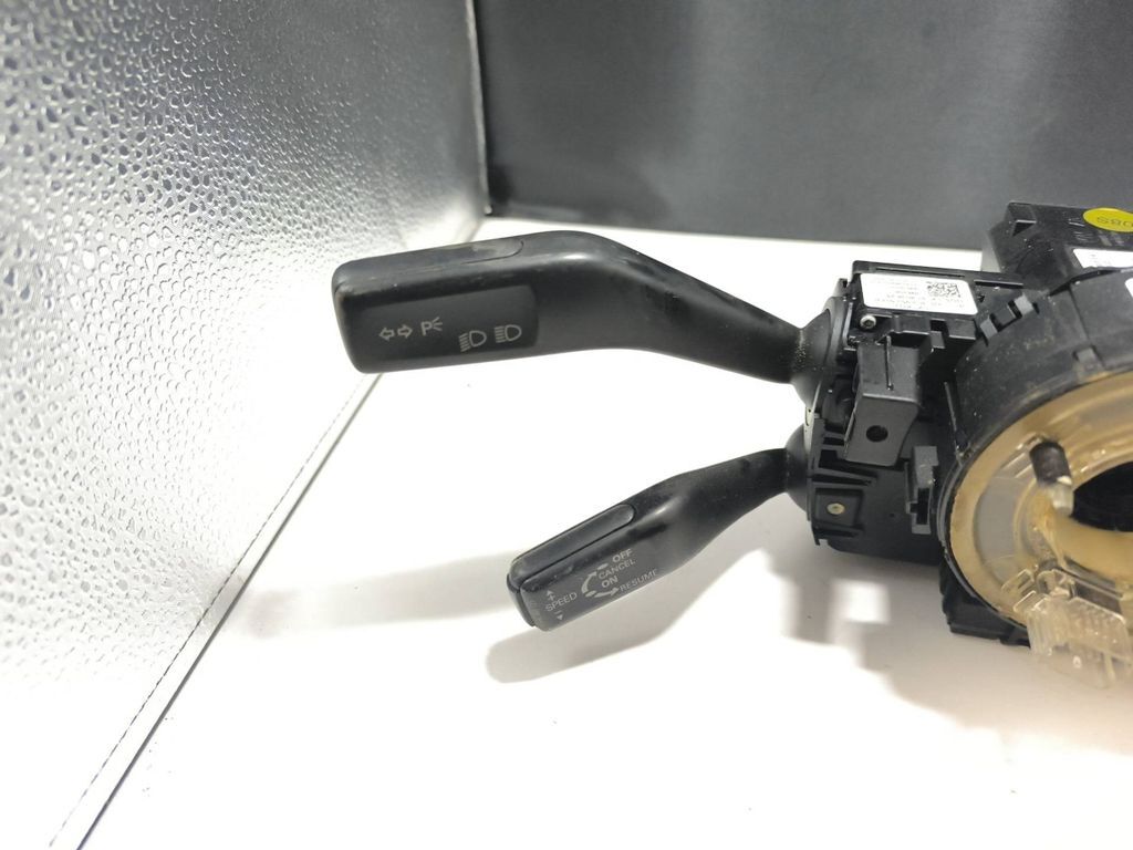 Volkswagen PASSAT B6 2007 Wiper turn signal stalk switch 3C9953513B