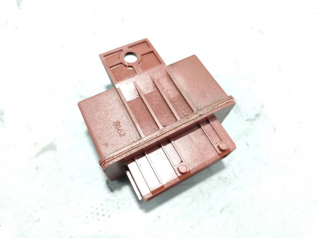 Peugeot 607 2.2i 116kW 2001 Petrol Fuel pump relay 9629945980