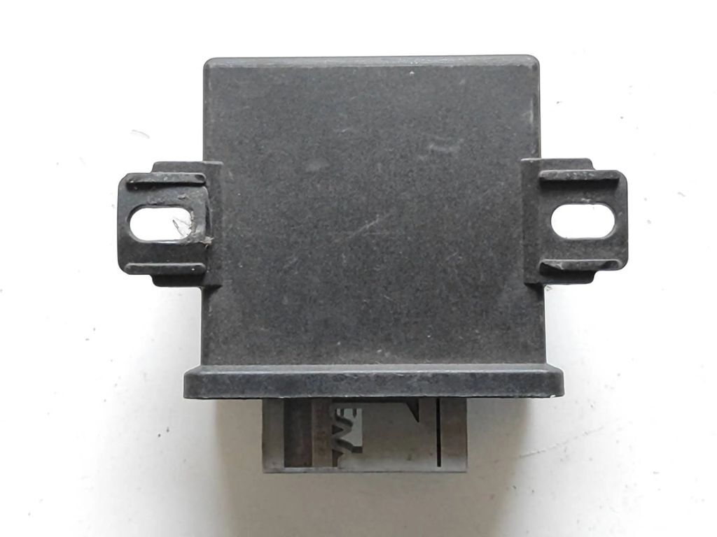 Audi A4 S4 B7 8E 8H 2006 Light control module unit LCM 8P0907357B