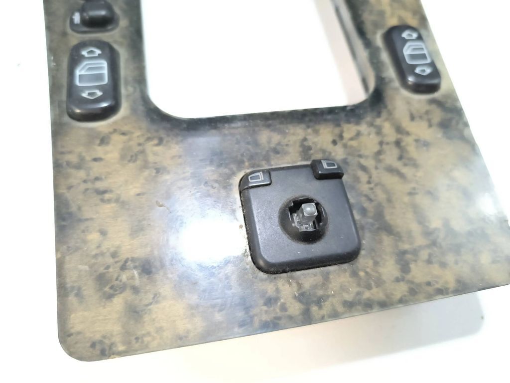 Mercedes-Benz E W210 1996 Wood Gear shifter surround trim plastic 486010