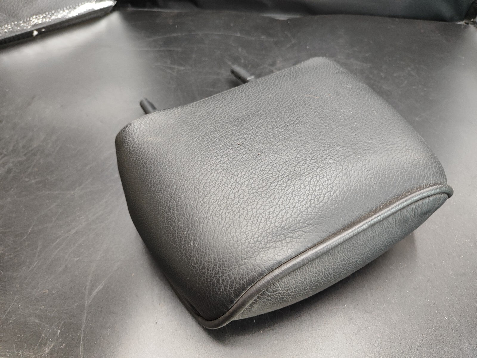 Alfa Romeo 147 1.9JTD 110kW 2005 Rear Interior Seat Headrest Black Leather