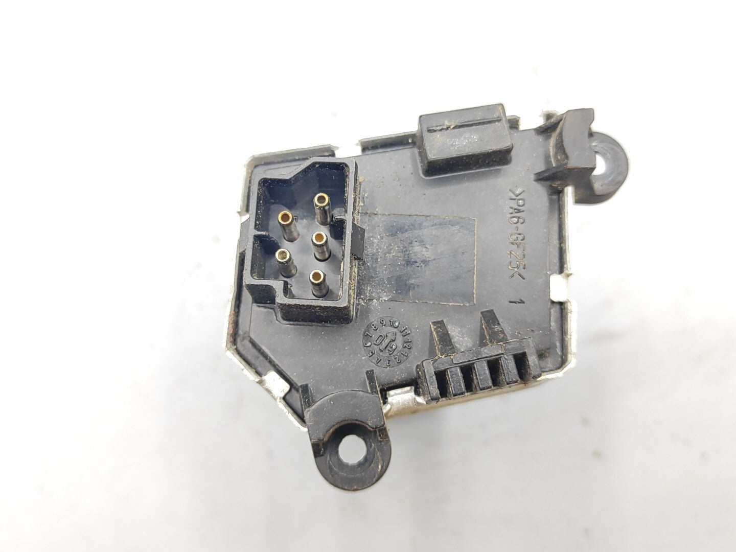 BMW 3 Series E46 320D 110kW  2000 Heater fan motor  resistor 6920365