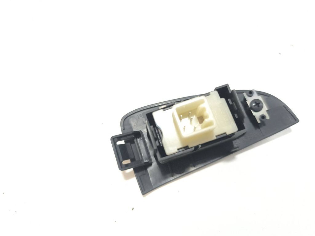 Toyota Avensis T250 2006 Electric window control switch 7427205020