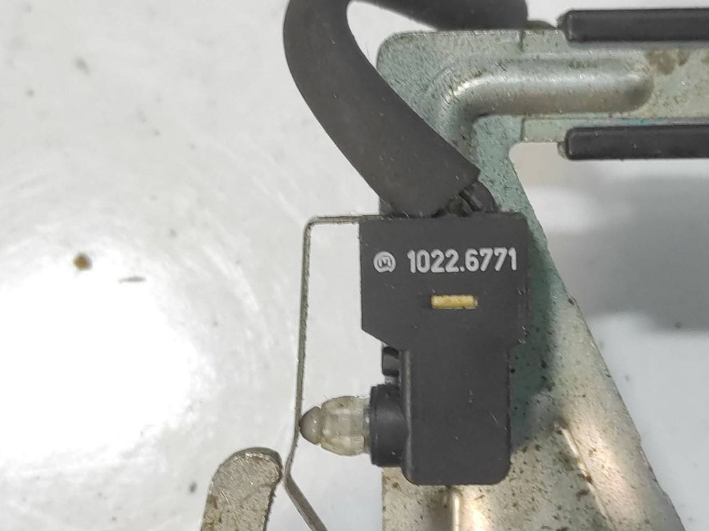 Saab 9-5 2.0T 110kW Petrol 2000 Tailgate trunk boot lock catch latch 10226771