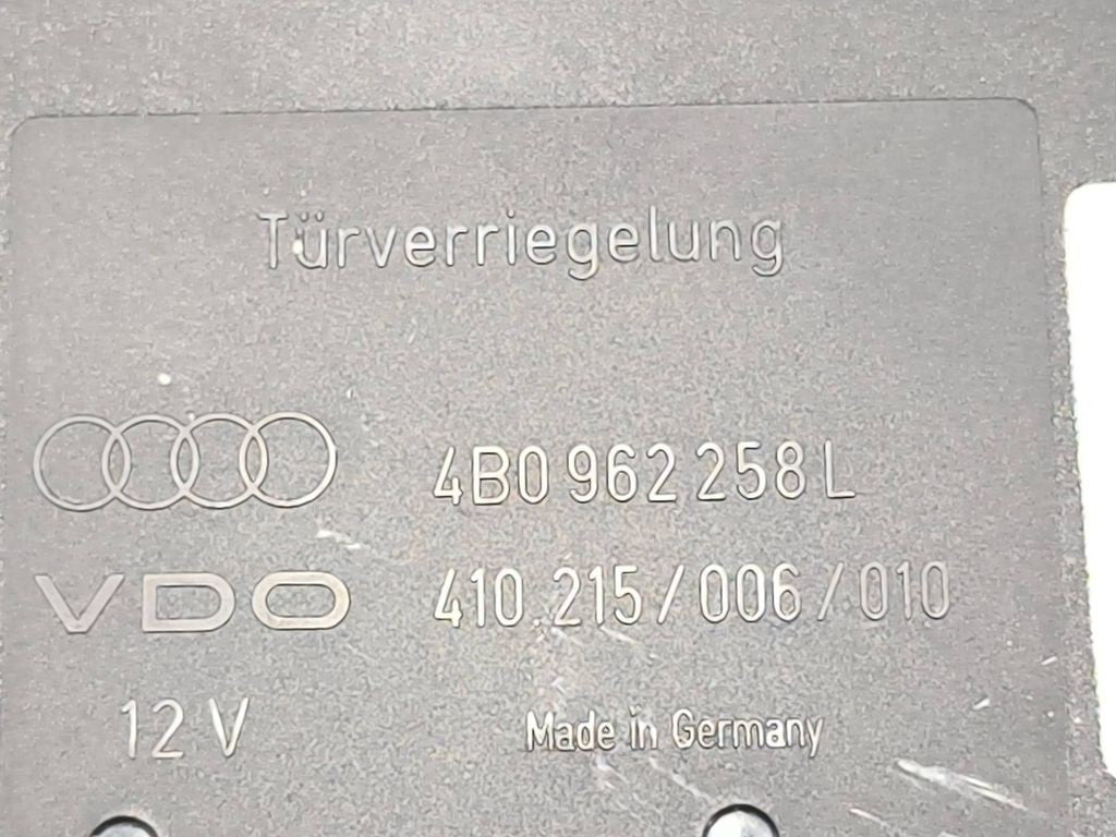 Audi A6 S6 C5 4B 2003 Comfort convenience body module 4B0962258L