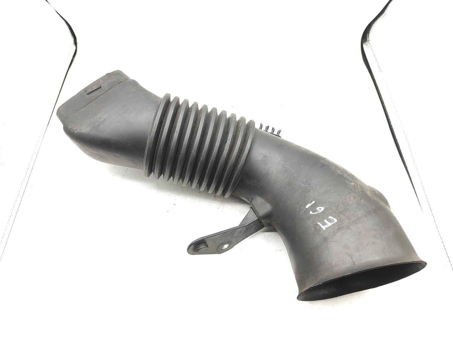 BMW E60 E61 530D Diesel Series 2004 Engine Air Intake Pipe Hose 7790056