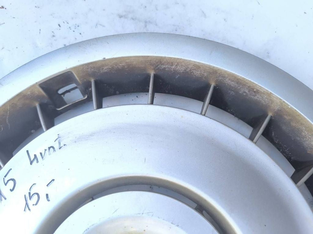 BMW 5 E34 1992 R15 wheel hub cap trim 36131181532