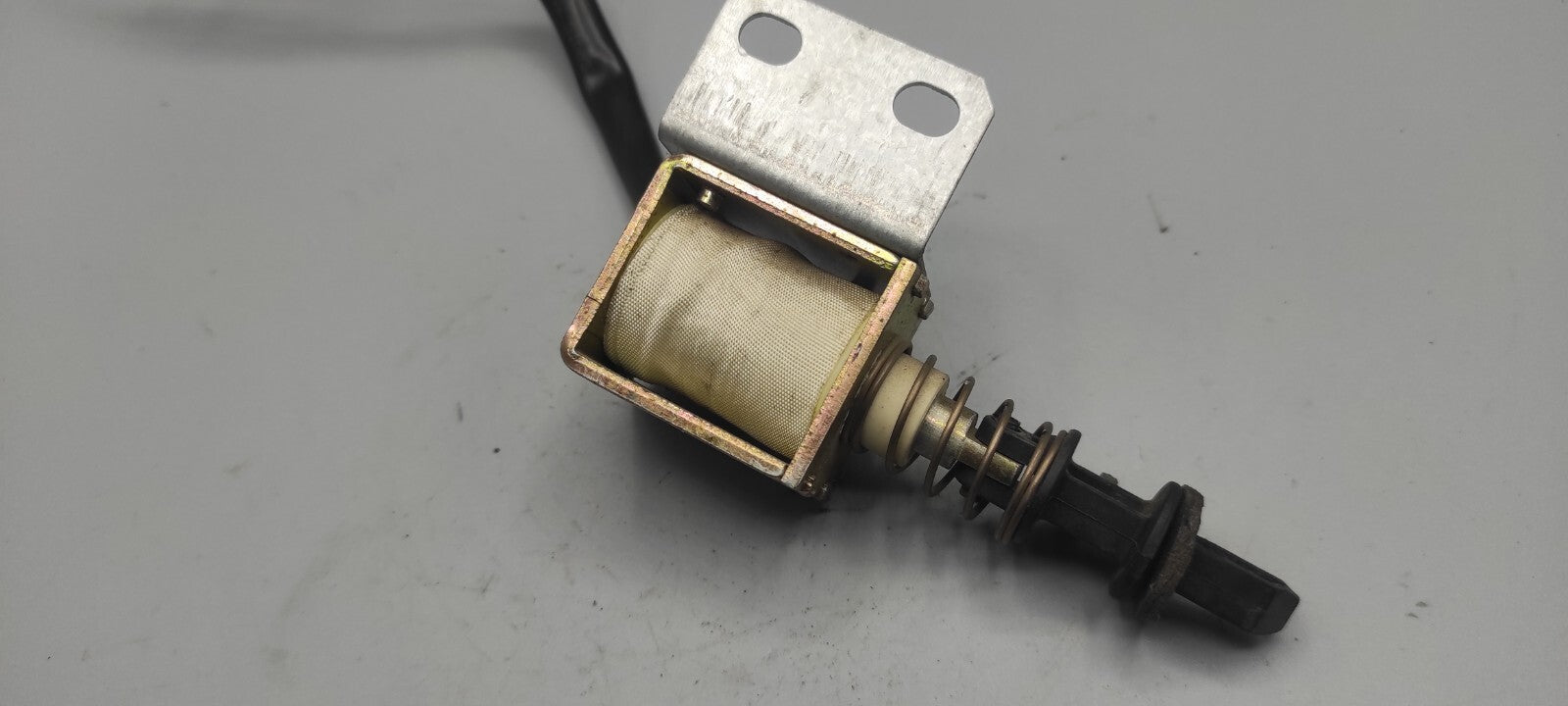 Alfa Romeo 166 2.4JTD 2002 Rear Fuel Flap Cap Lock Motor 60621031