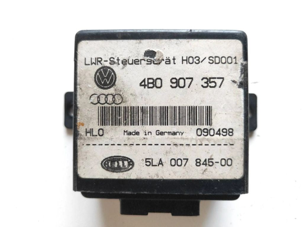 Audi TT Mk1 2002 Light control module unit LCM 4B0907357