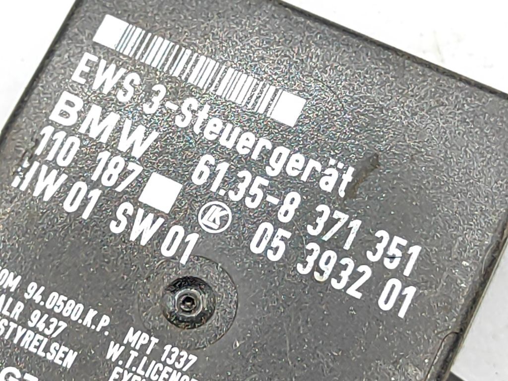 BMW 520i E39 1999 Immobilizer control unit module 8371351