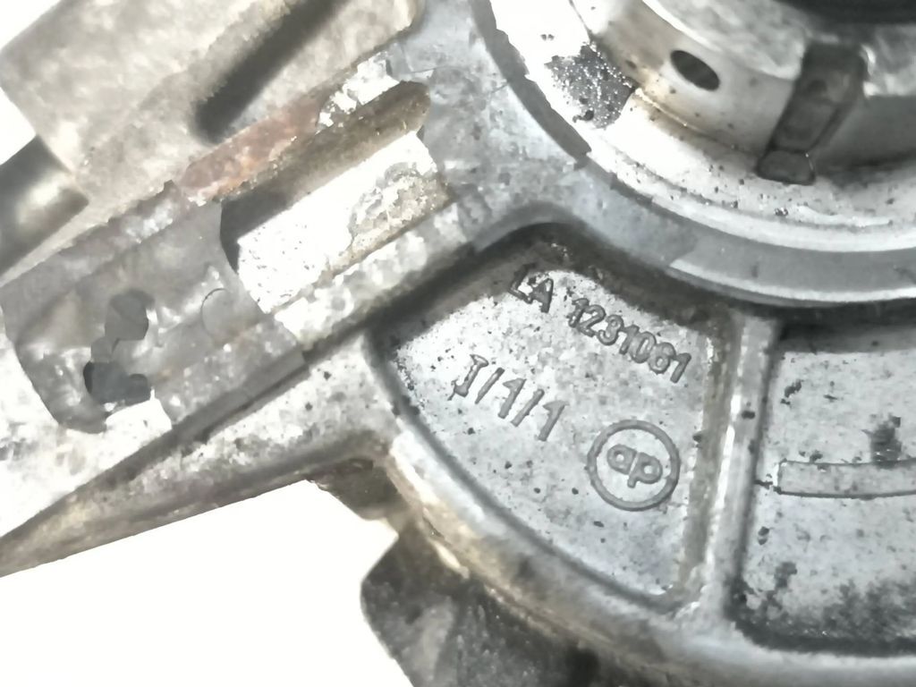 Mercedes-Benz E W211 E320 150kW 2005 Diesel Vacuum pump 1231061