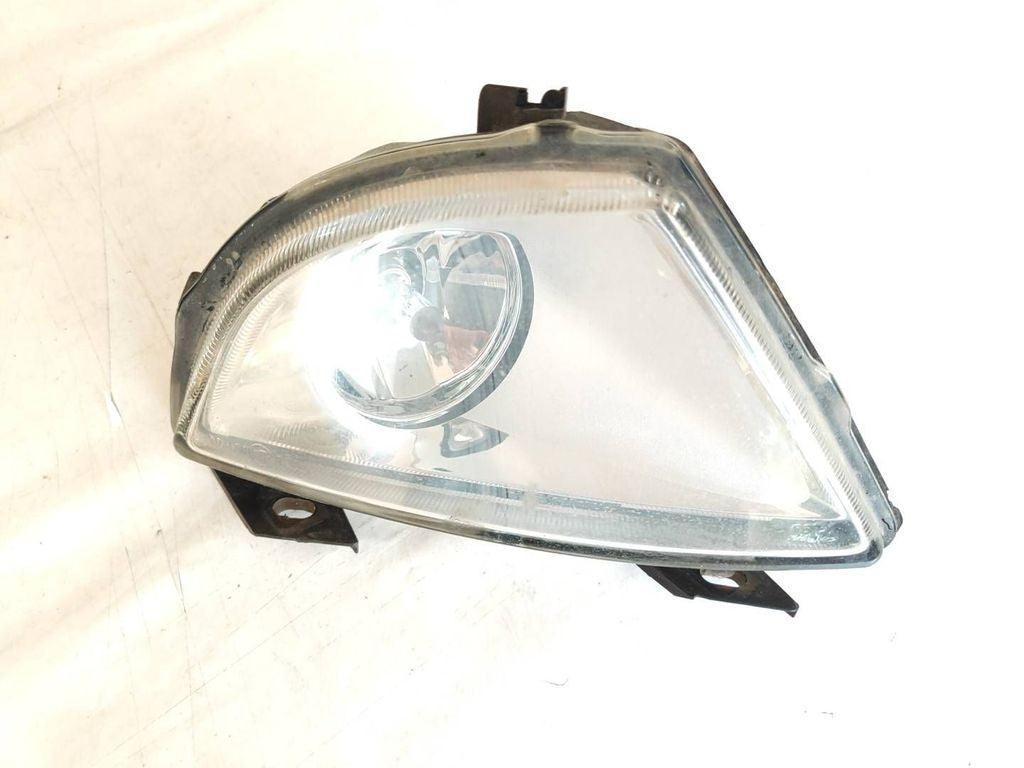 Ford Fiesta 2004 front left bumper fog light 89202172