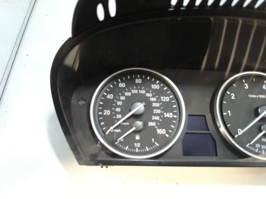 BMW 5 E60 E61 550i 2008 Petrol speedometer instrument cluster 9153749