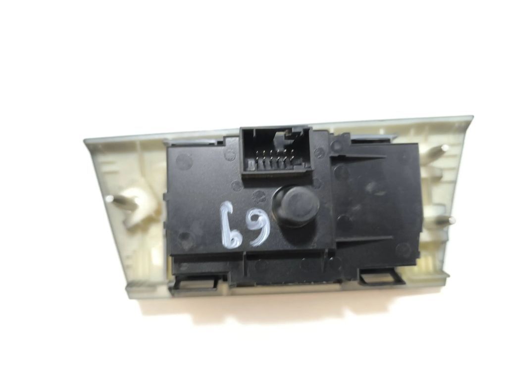 BMW 3 E90 E91 2007 Headlight Light button switch 9169398