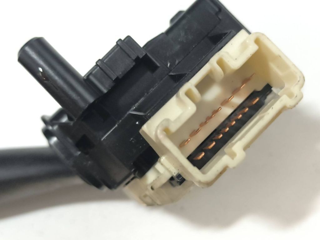 Toyota Avensis T250 2006 Turn signal indicator stalk 173650