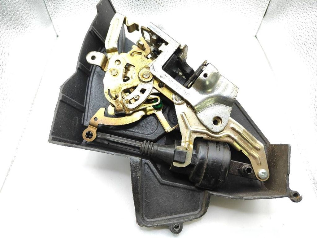 Mercedes-Benz E W210 2000 rear right door lock 2027330408