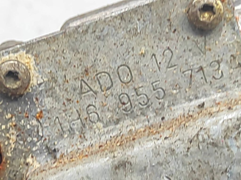 Volkswagen Golf III 1993 Rear windshield glass wiper motor 1H6955713A