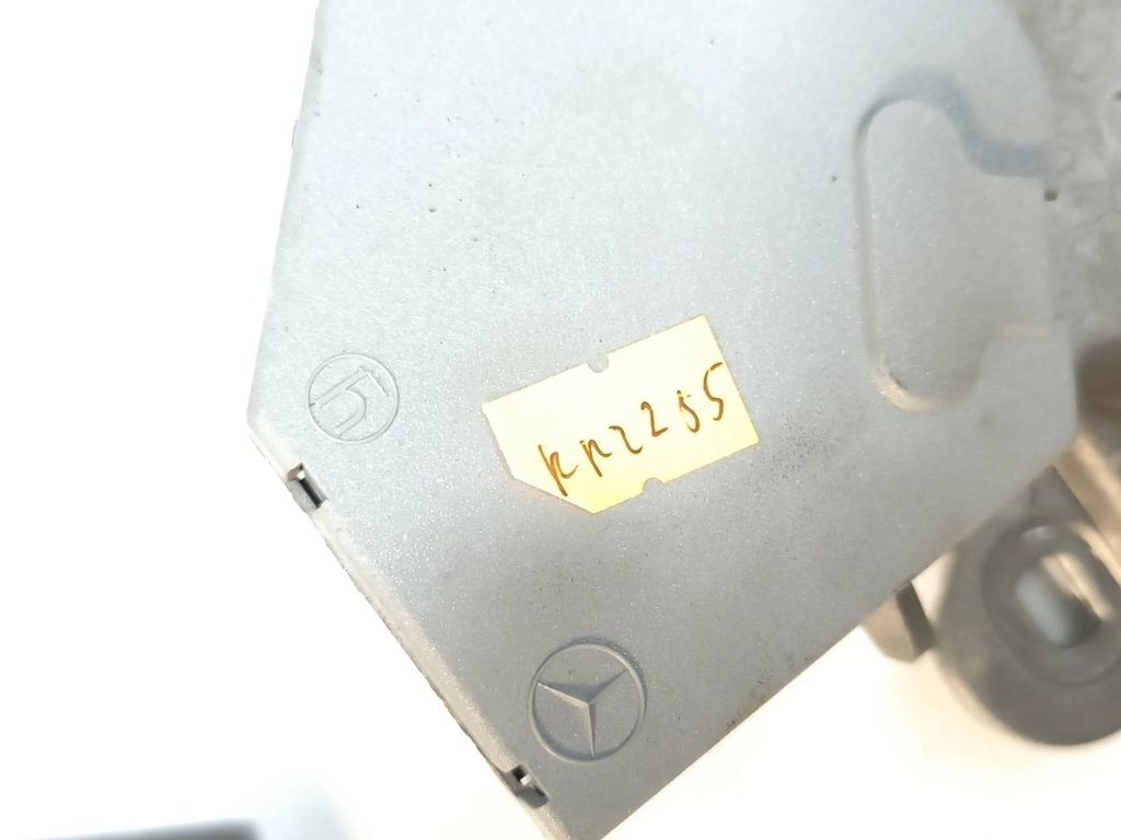 Mercedes-Benz E W211 2004 Radio Aerial antenna amplifier A2118204189