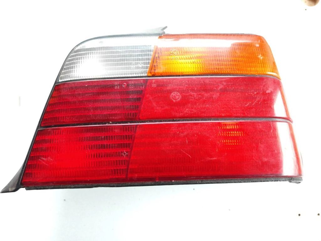 BMW 318 E36 Sedan 1992 rear right side taillight light