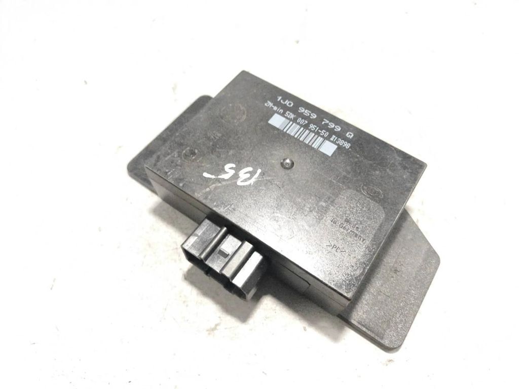 Volkswagen Golf IV 1999 Comfort convenience body module 1J0959799B