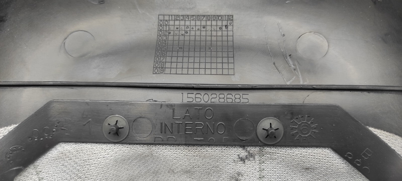 Alfa Romeo 156 SW 2.4JTD 110kW 2002 LHD Steering Column Surround Trim 156028685