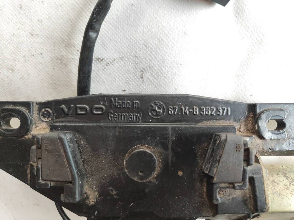 BMW 5 E39 2003 tailgate trunk boot lift motor 67148362371