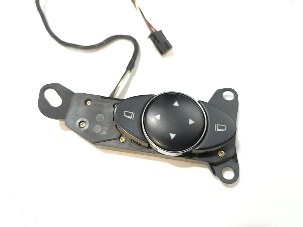 Mercedes-Benz E W211 2003 Wing mirror control switch button 2118208310