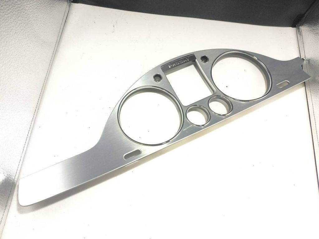 Volkswagen PASSAT B6 2008 Speedometer dashboard trim 3C1858335