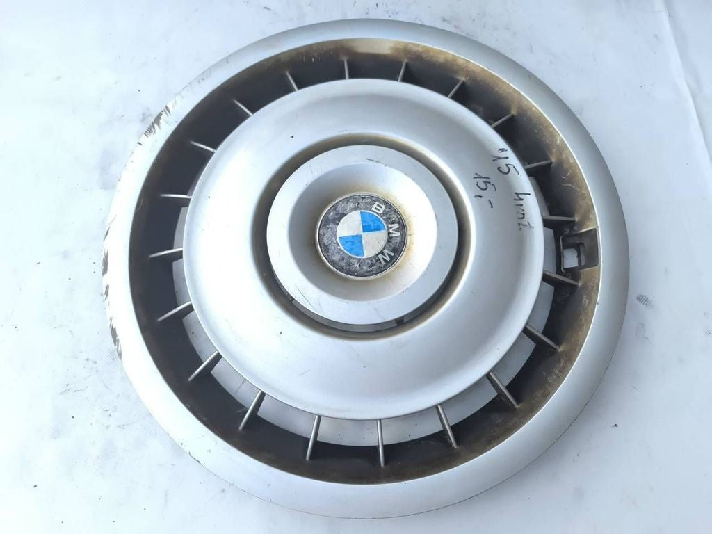 BMW 5 E34 1992 R15 wheel hub cap trim 36131181532